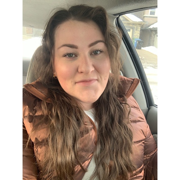 Meet your Posher, Danielle - Picture 1 of 1